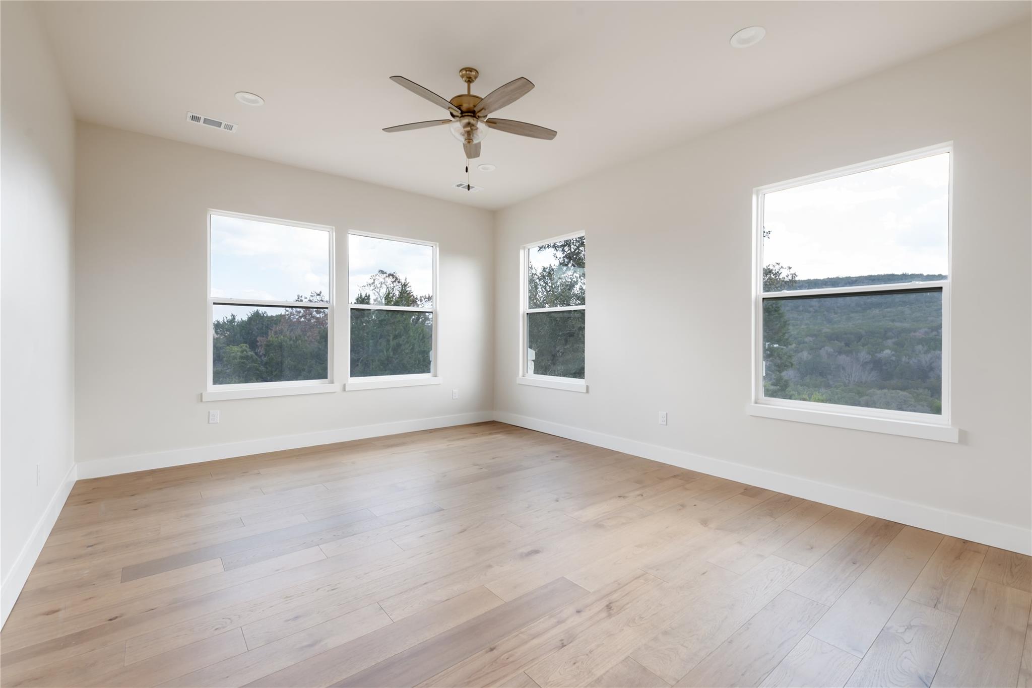 18213 Gregg Bluff Rd, Jonestown, TX 78645