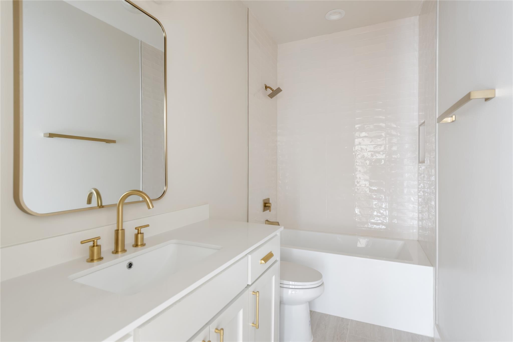 18213 Gregg Bluff Rd, Jonestown, TX 78645