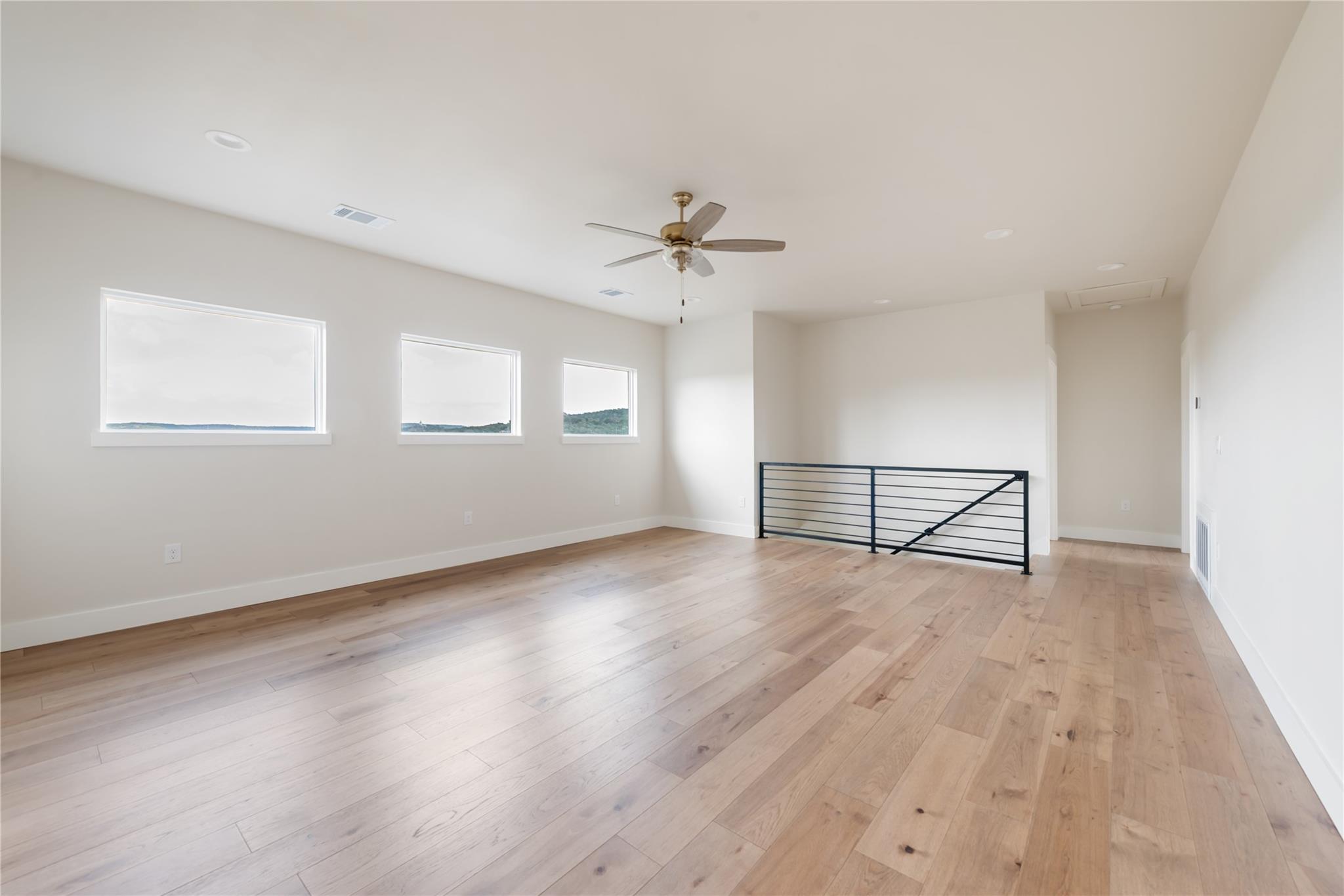 18213 Gregg Bluff Rd, Jonestown, TX 78645