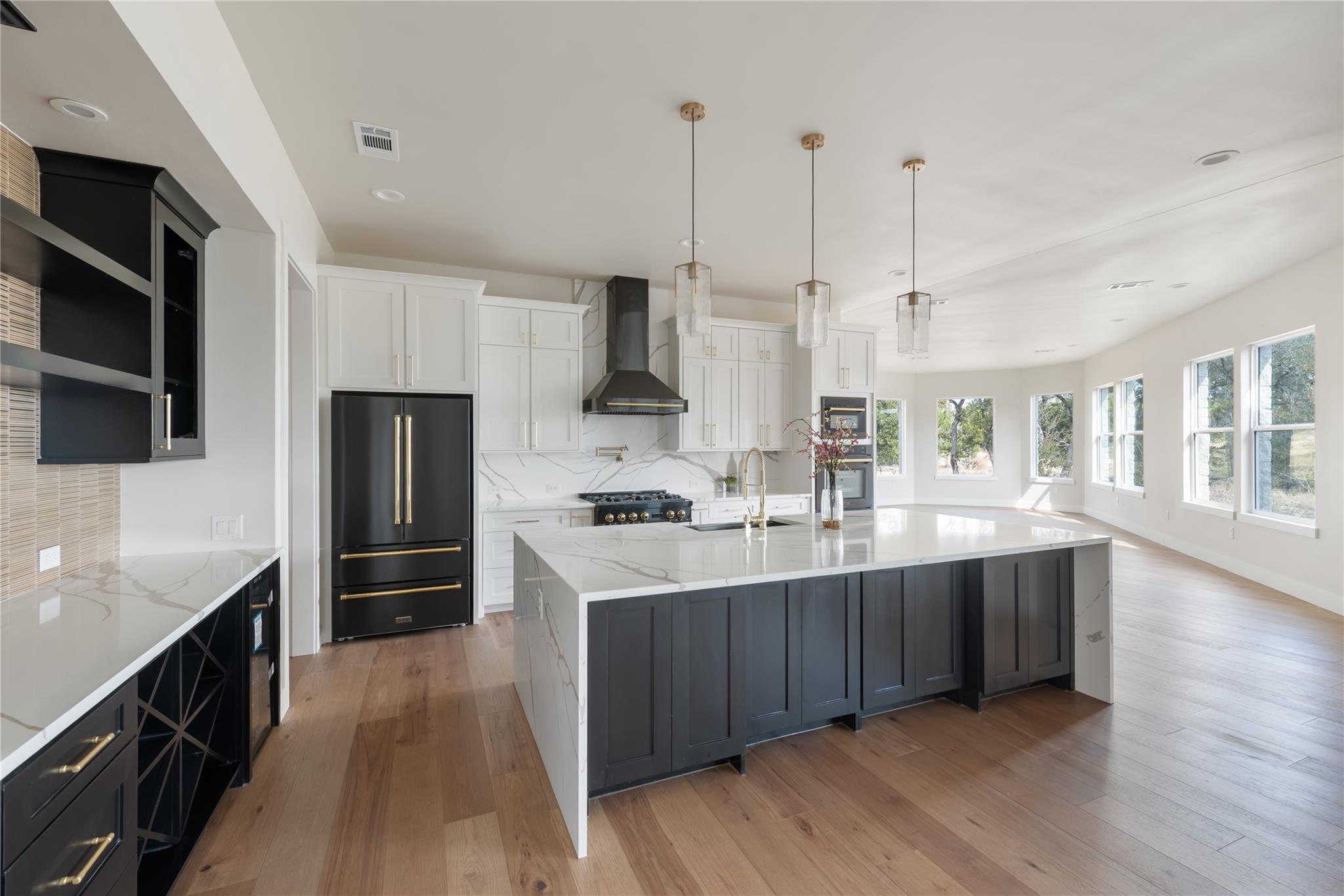 18213 Gregg Bluff Rd, Jonestown, TX 78645