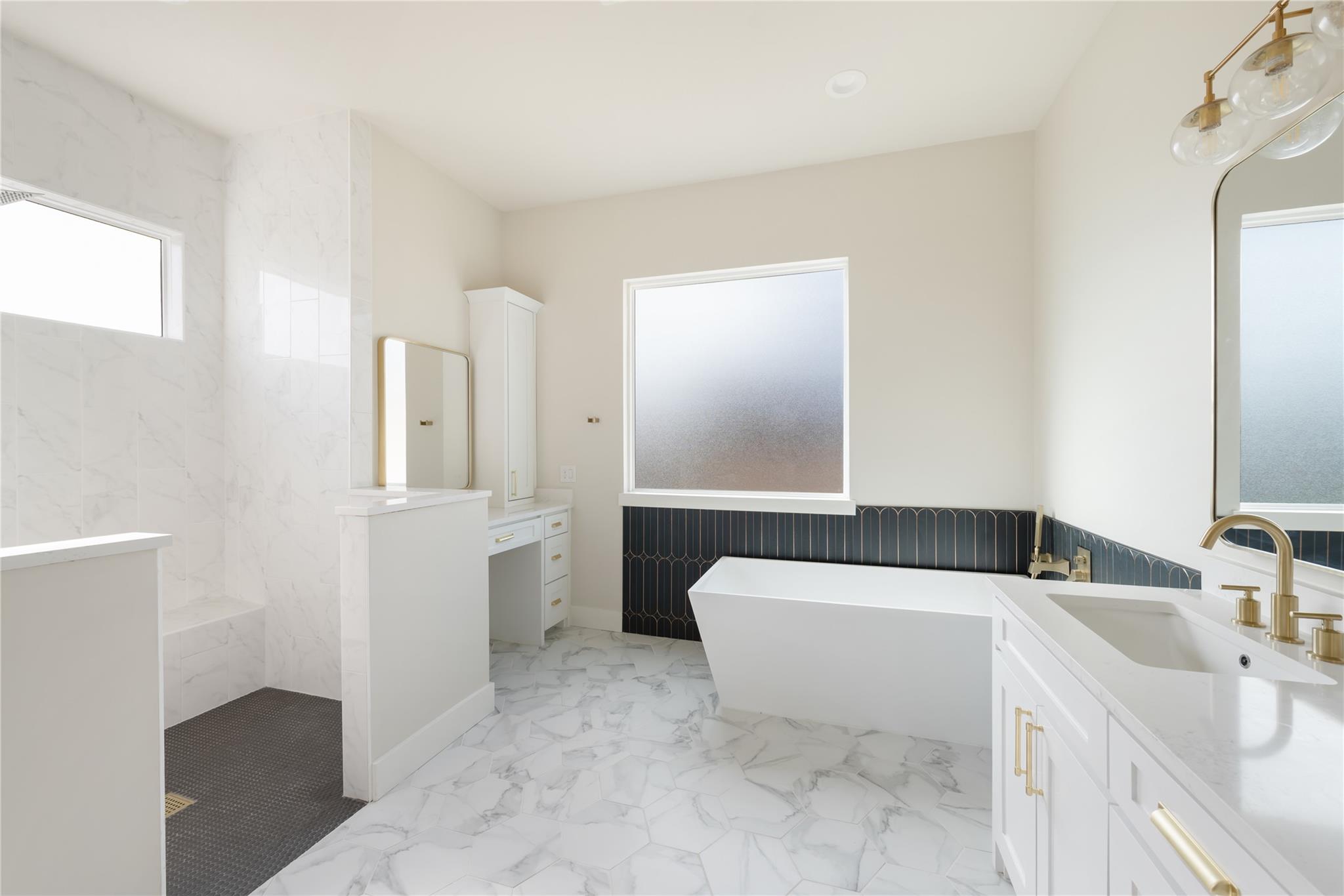 18213 Gregg Bluff Rd, Jonestown, TX 78645