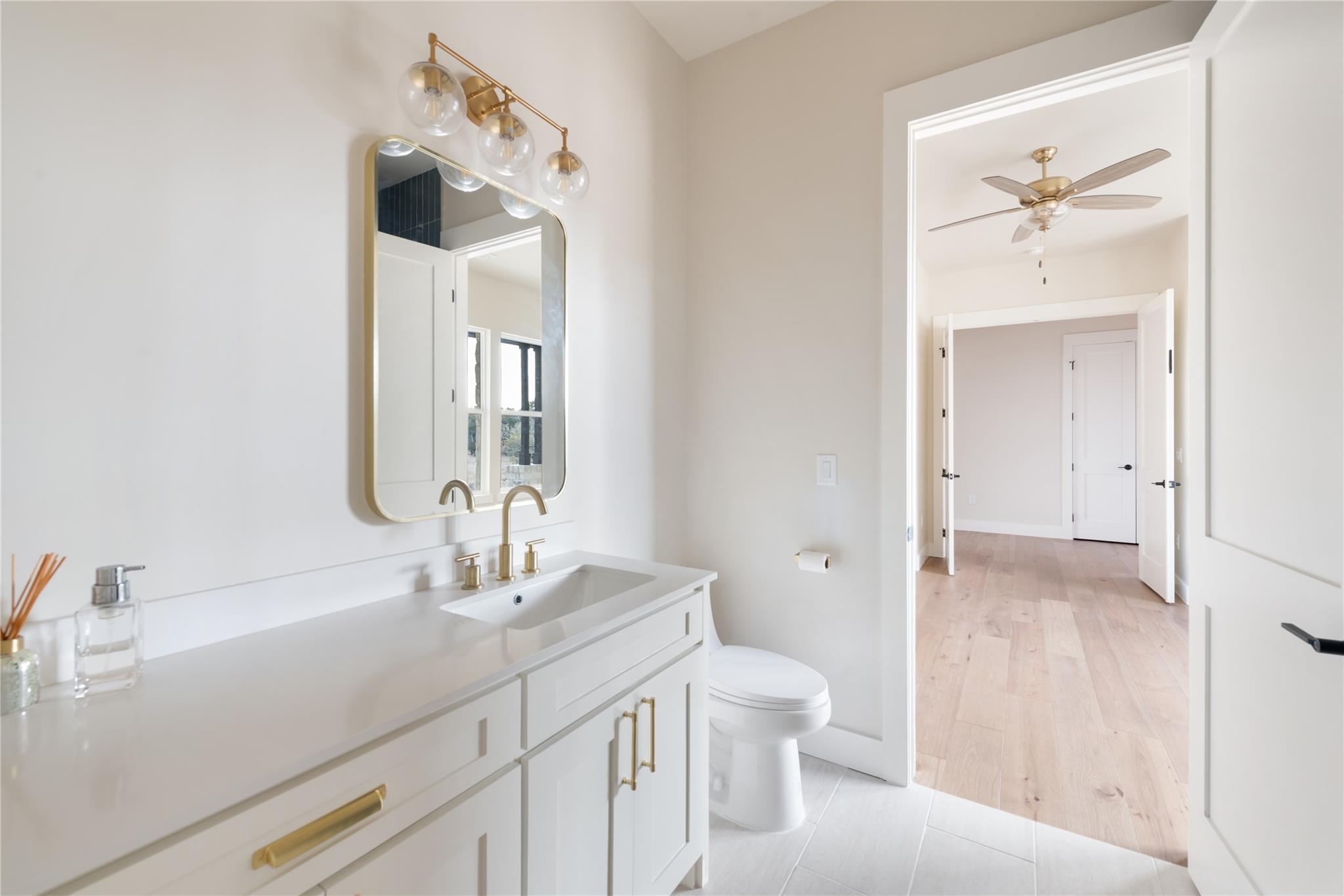 18213 Gregg Bluff Rd, Jonestown, TX 78645