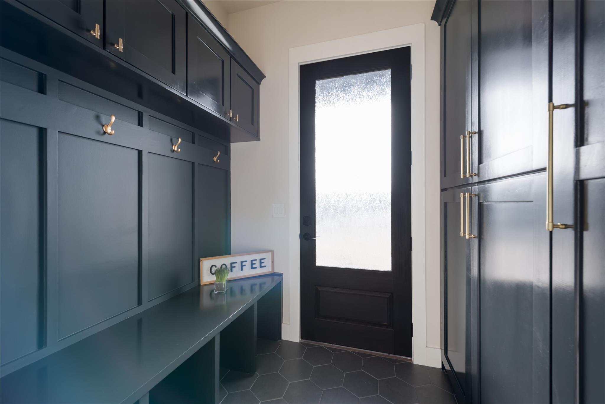 18213 Gregg Bluff Rd, Jonestown, TX 78645