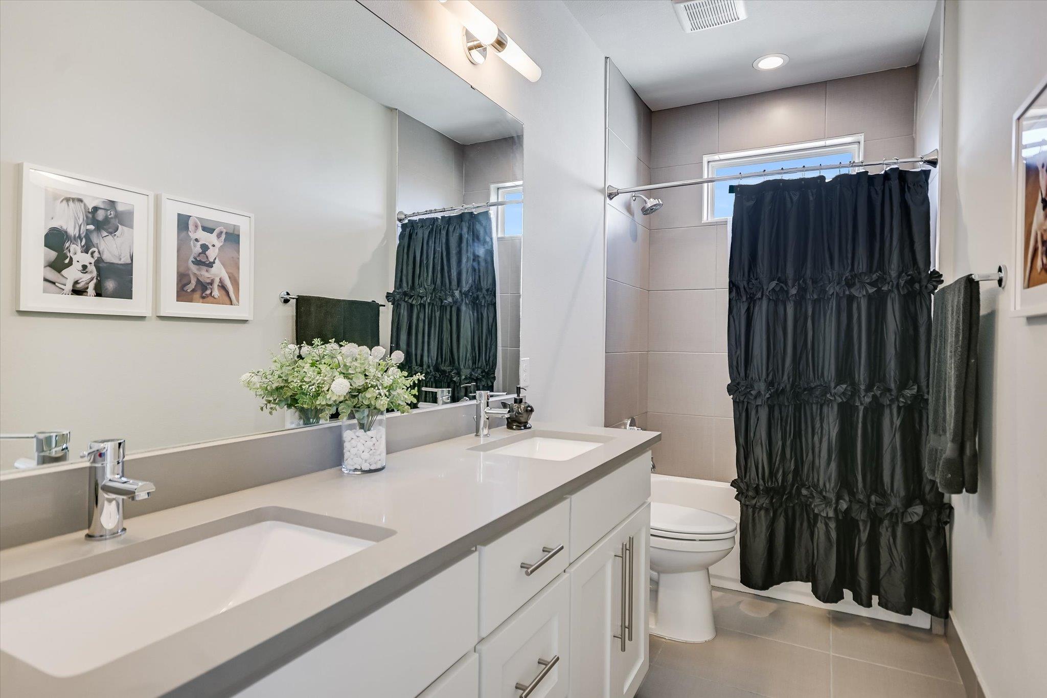 1005 Larkhall Dr, Spicewood, TX 78669