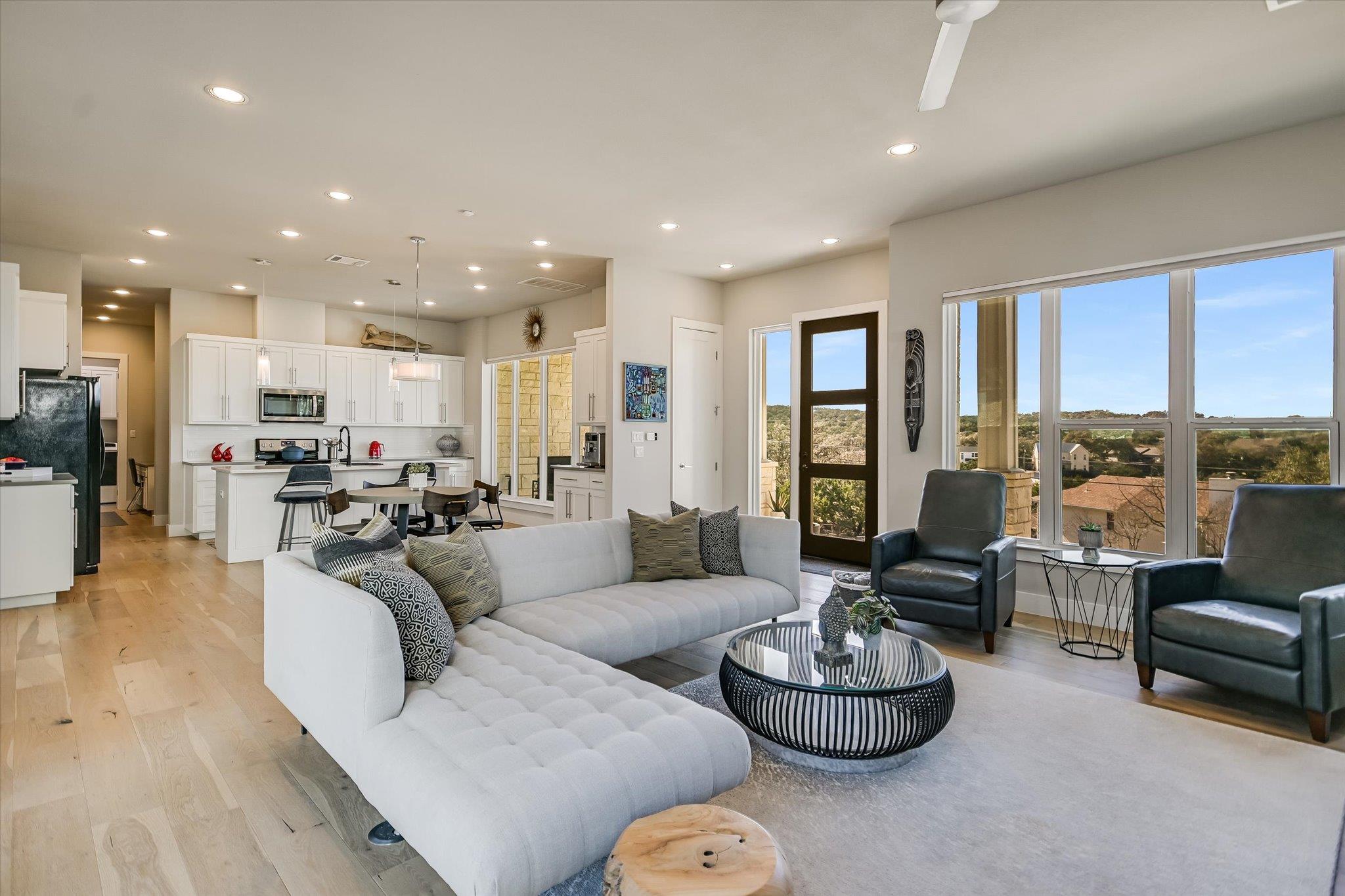 1005 Larkhall Dr, Spicewood, TX 78669