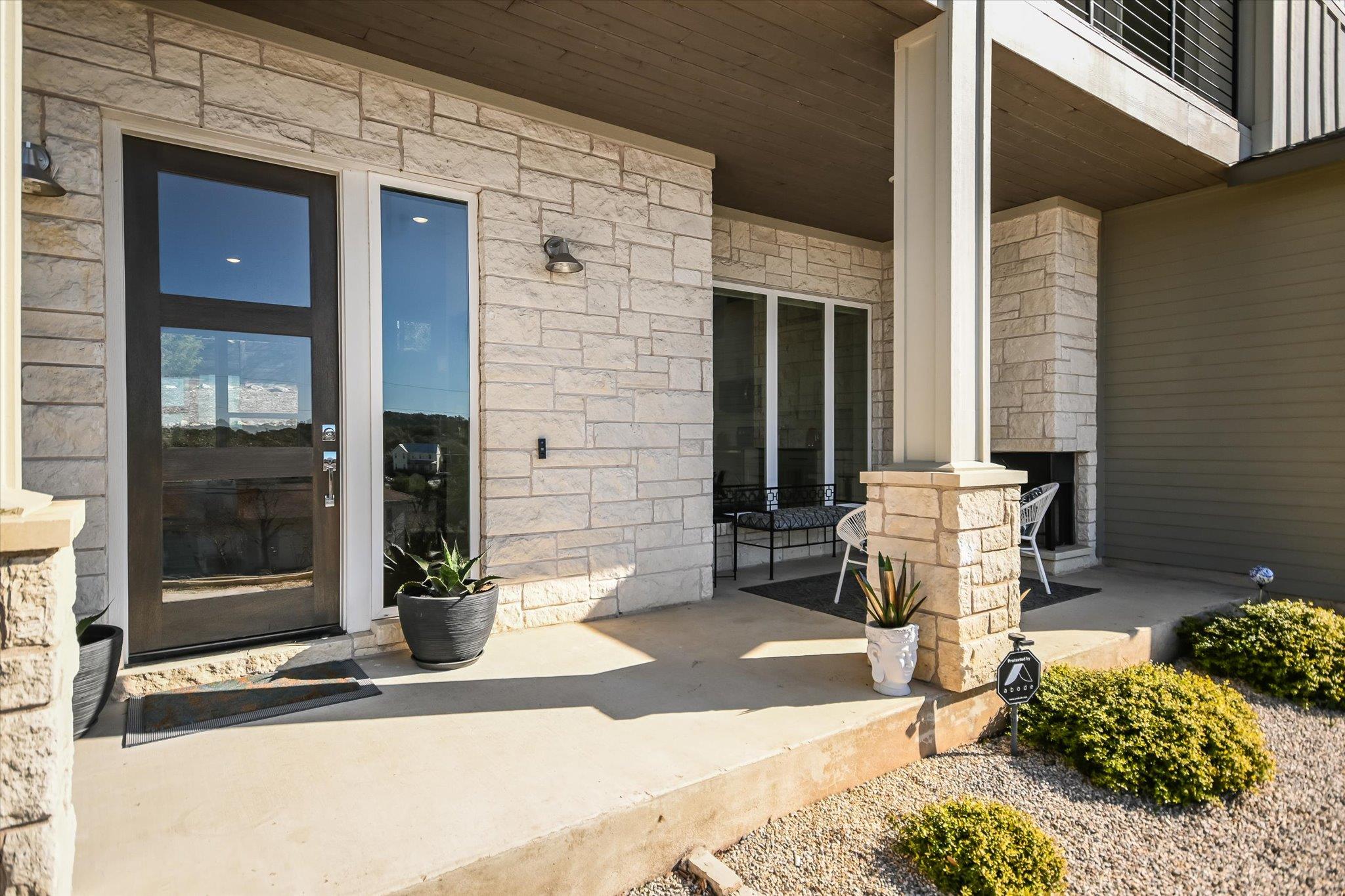 1005 Larkhall Dr, Spicewood, TX 78669