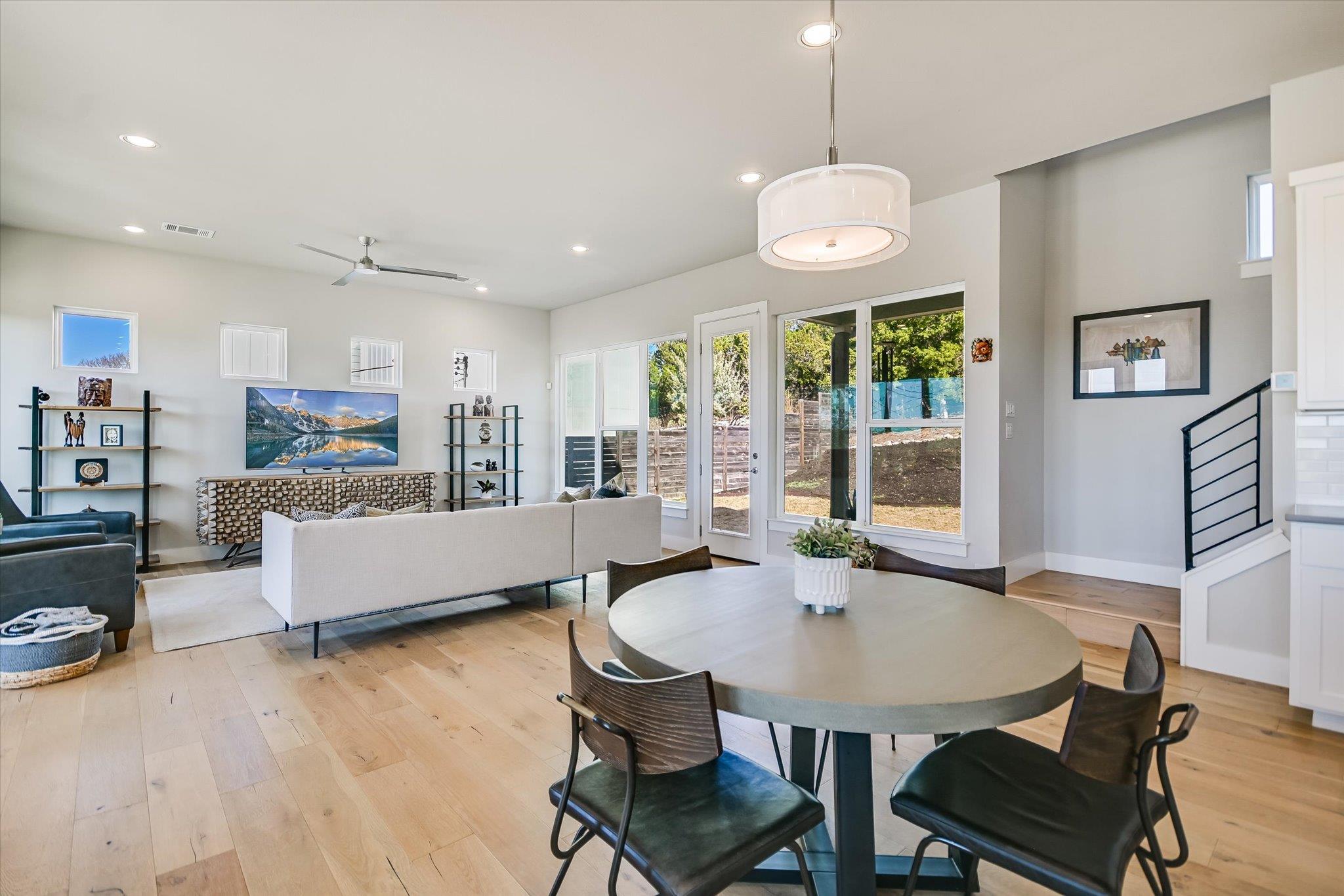 1005 Larkhall Dr, Spicewood, TX 78669