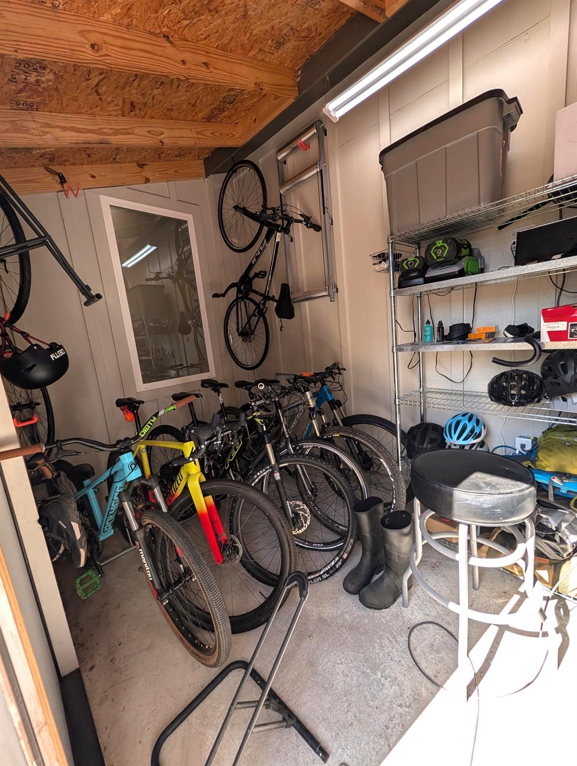 1005 Larkhall Dr, Spicewood, TX 78669