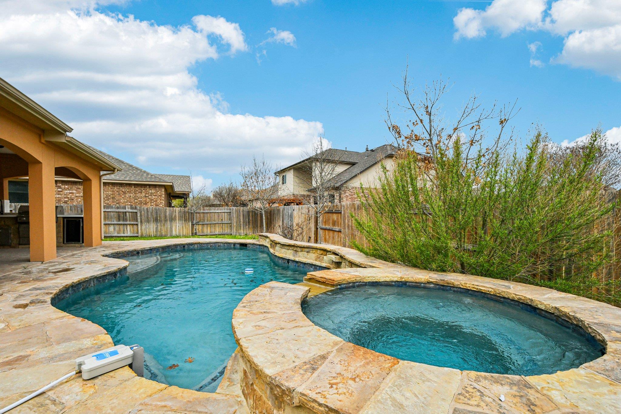 2711 Saint Paul Rivera Ln, Round Rock, TX 78665