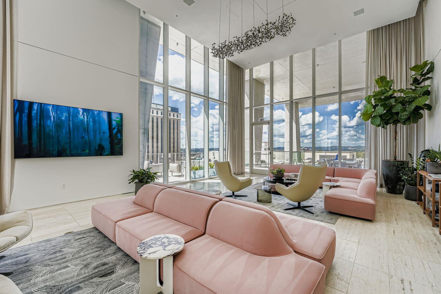 313 W 17th St # 1404, Austin, TX 78701