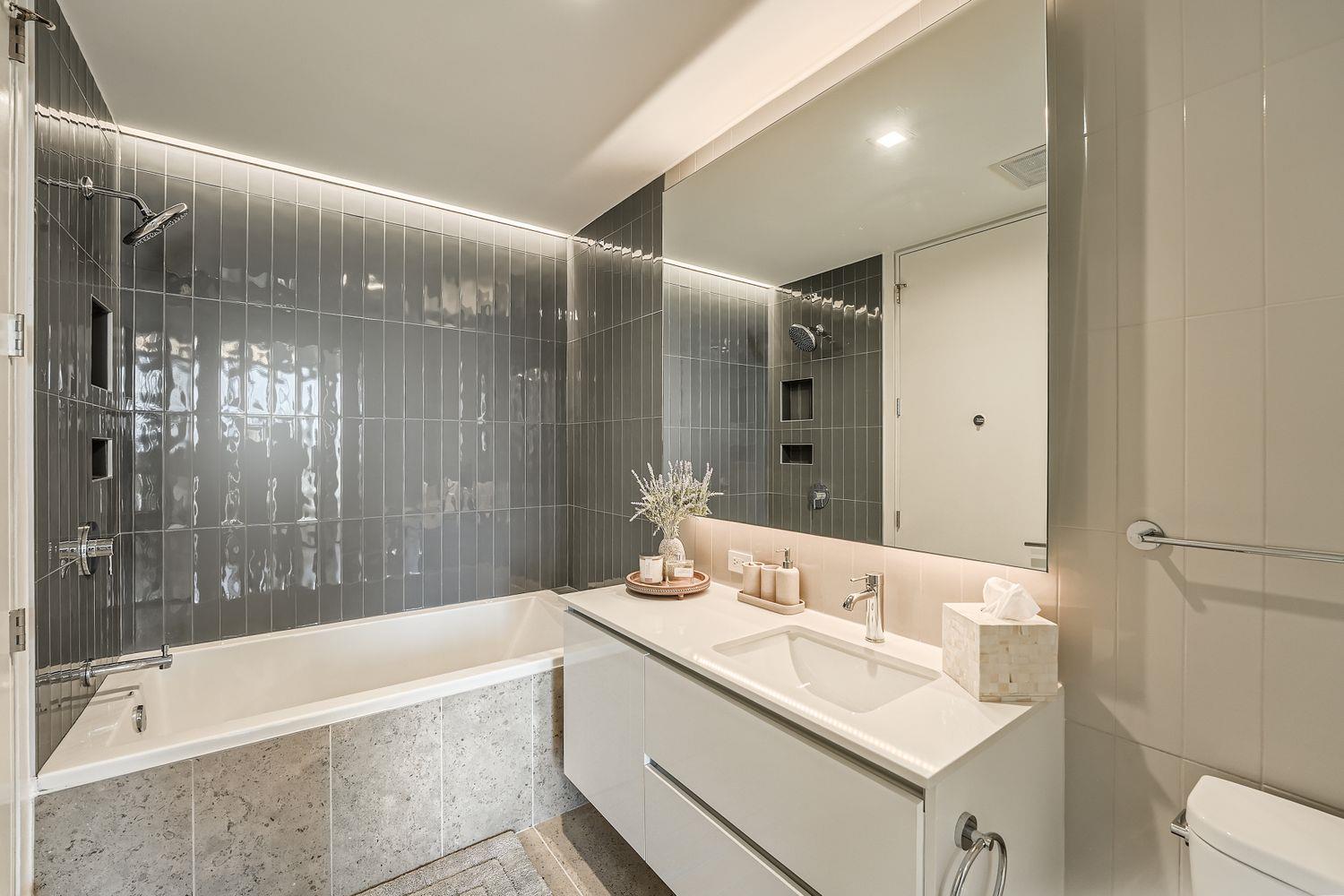 313 W 17th St # 1404, Austin, TX 78701