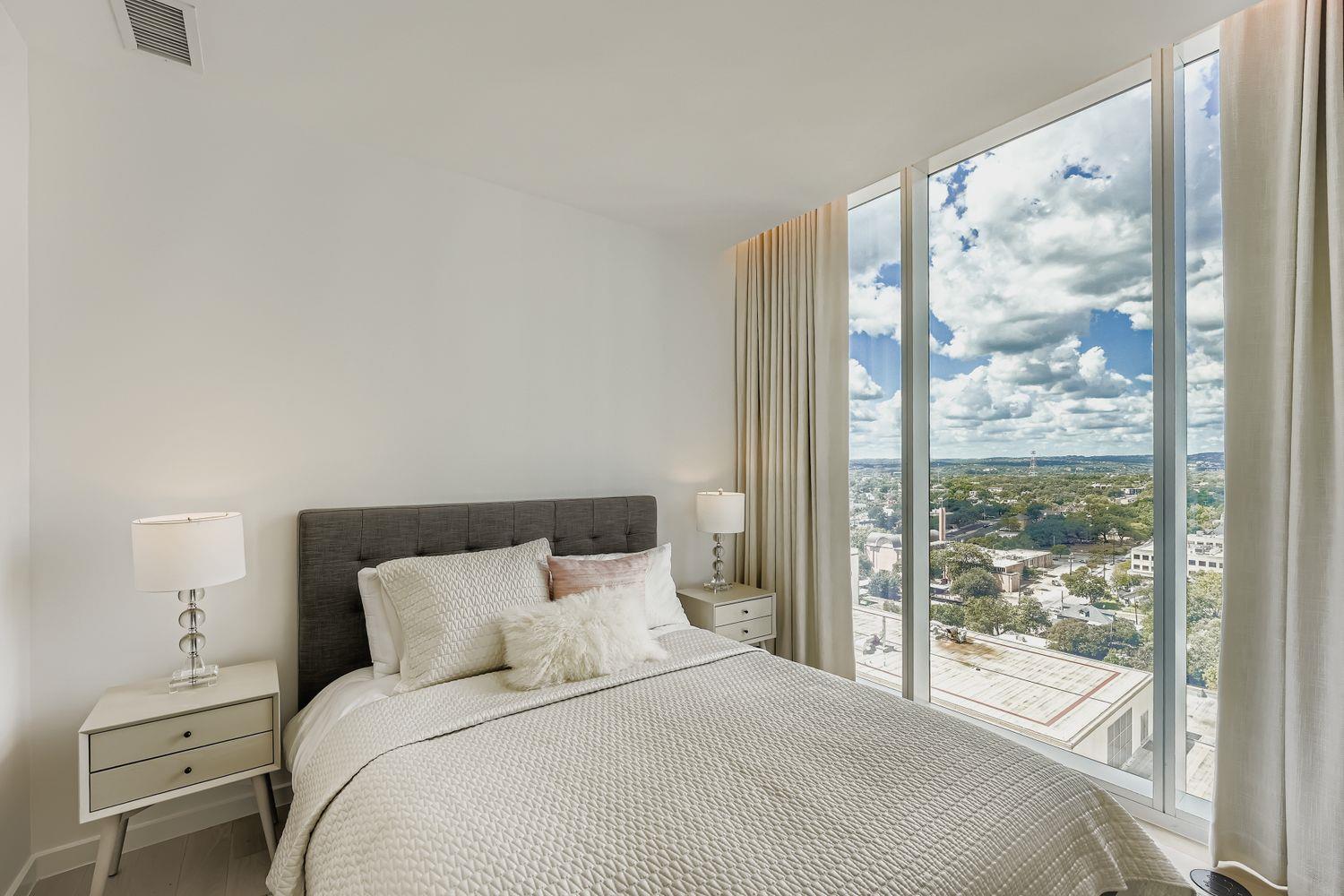 313 W 17th St # 1404, Austin, TX 78701