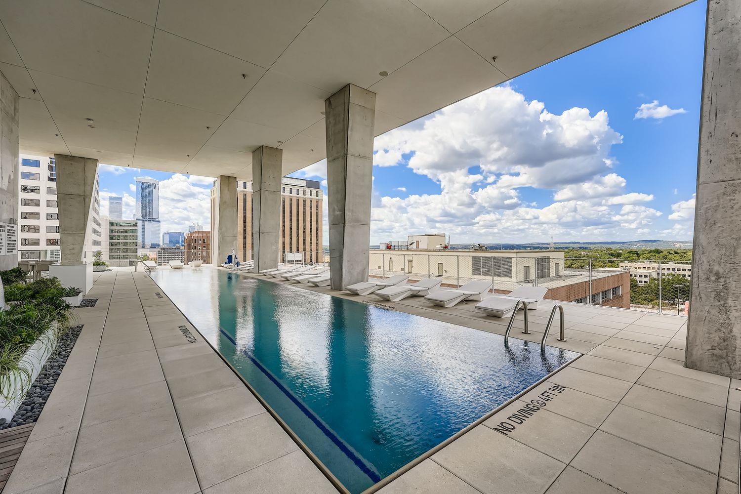 313 W 17th St # 1404, Austin, TX 78701