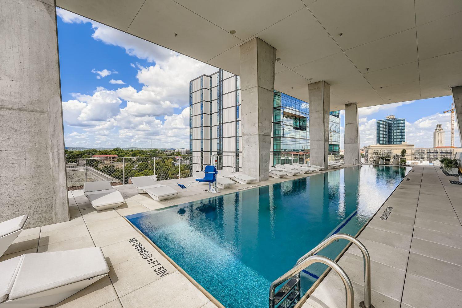 313 W 17th St # 1404, Austin, TX 78701