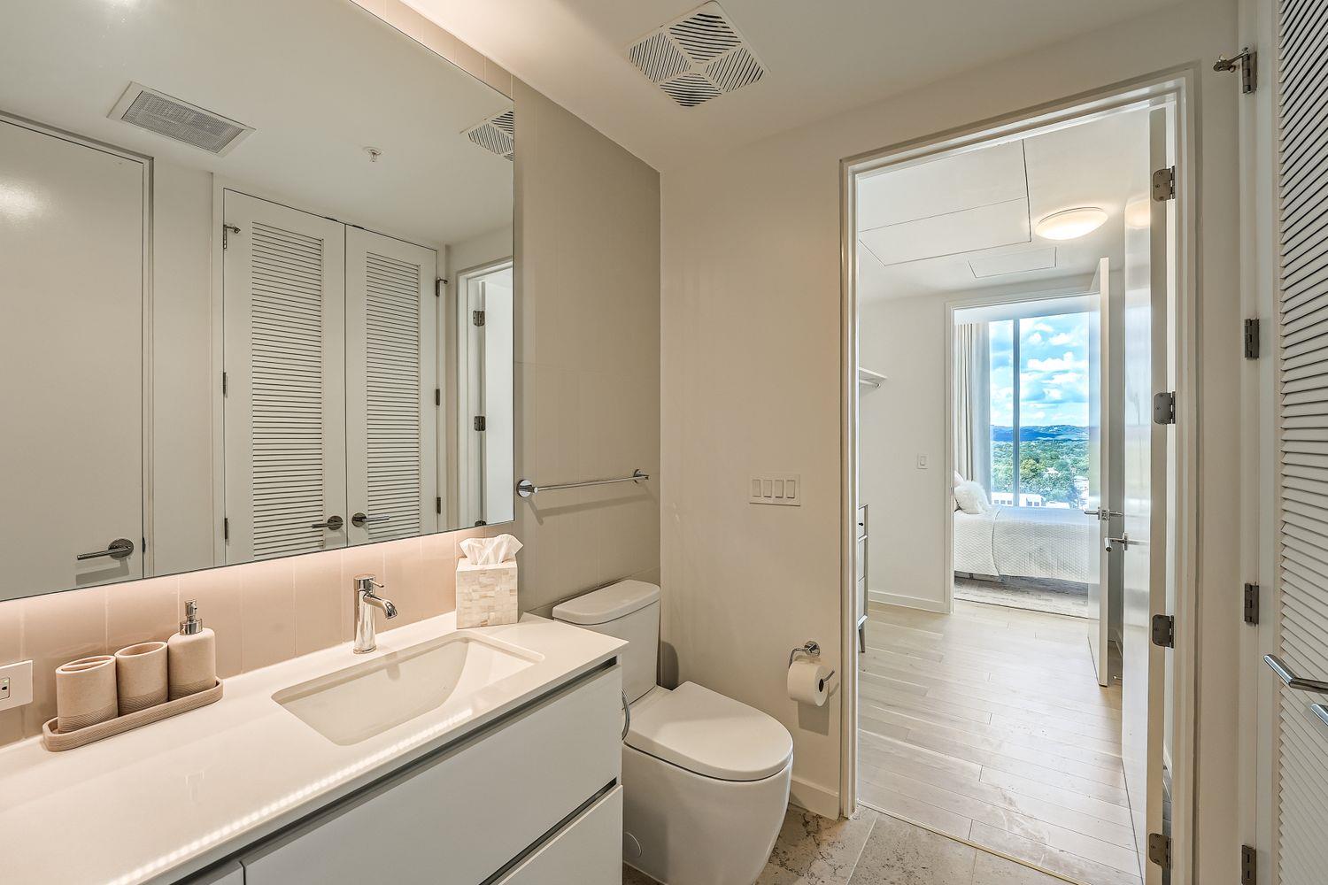 313 W 17th St # 1404, Austin, TX 78701