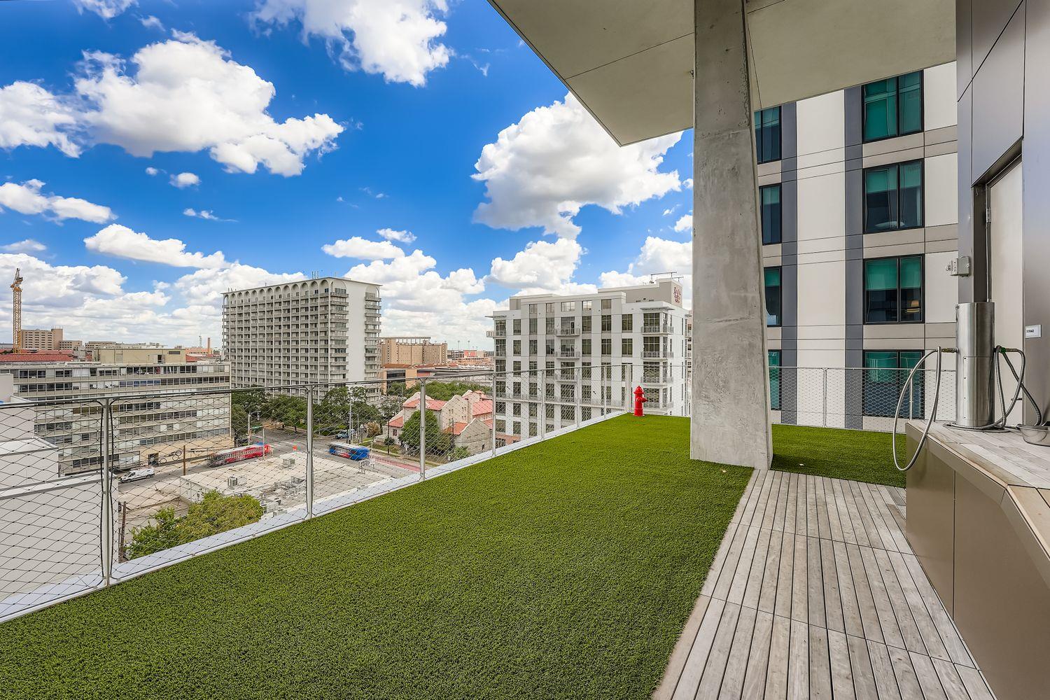 313 W 17th St # 1404, Austin, TX 78701