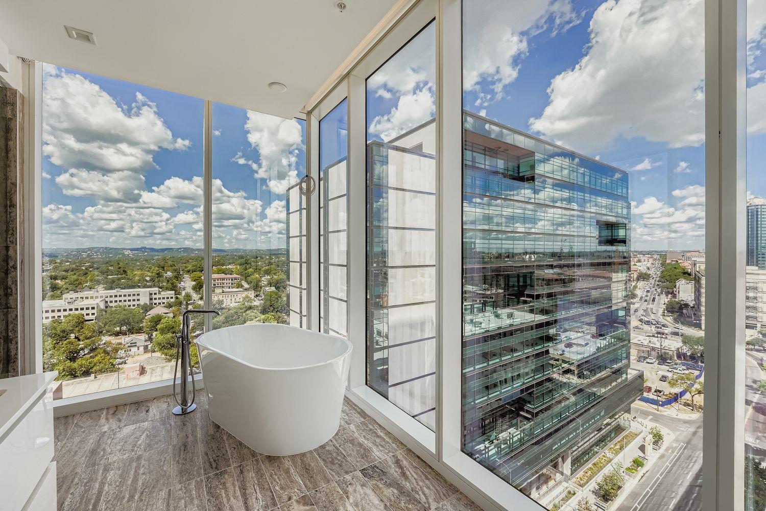 313 W 17th St # 1404, Austin, TX 78701