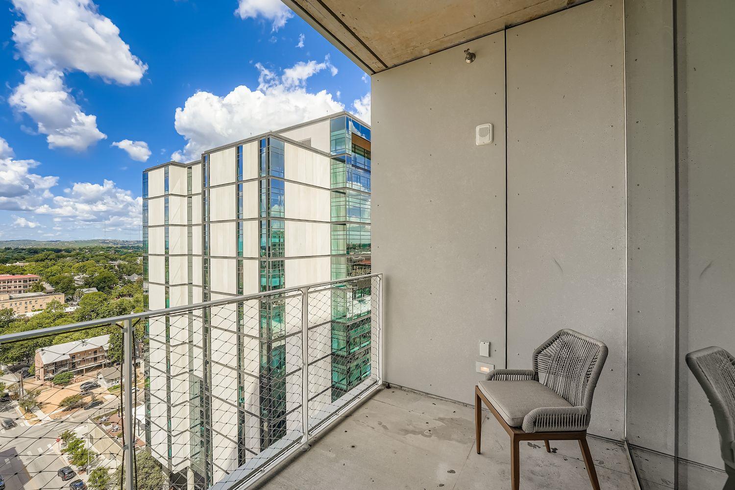 313 W 17th St # 1404, Austin, TX 78701