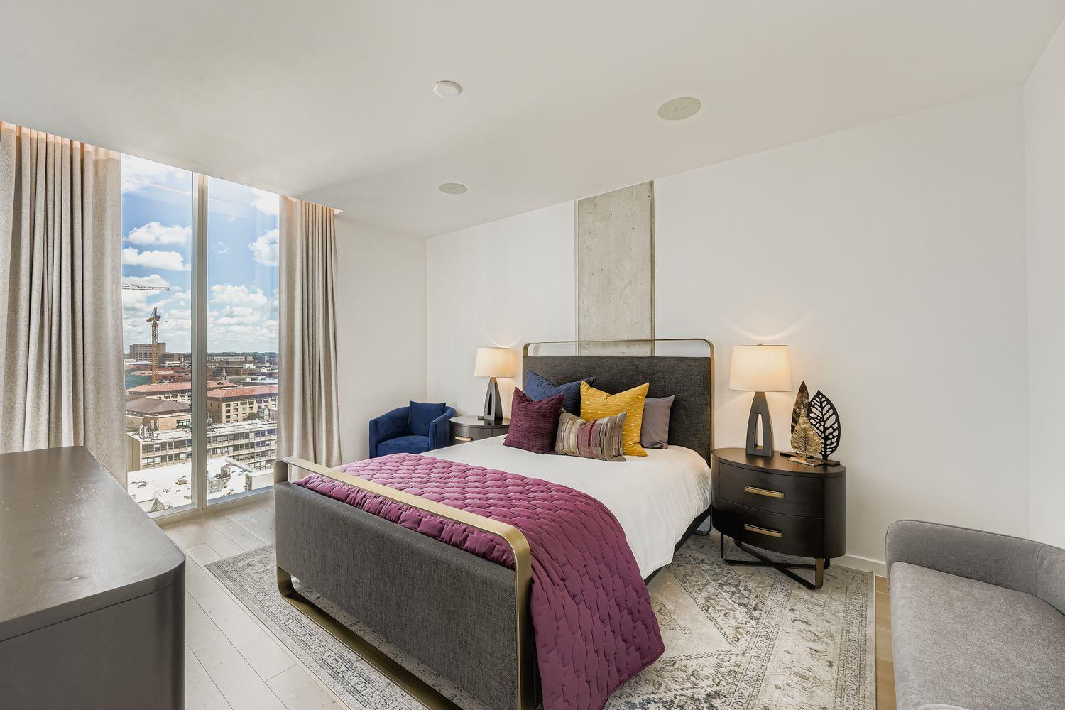 313 W 17th St # 1404, Austin, TX 78701