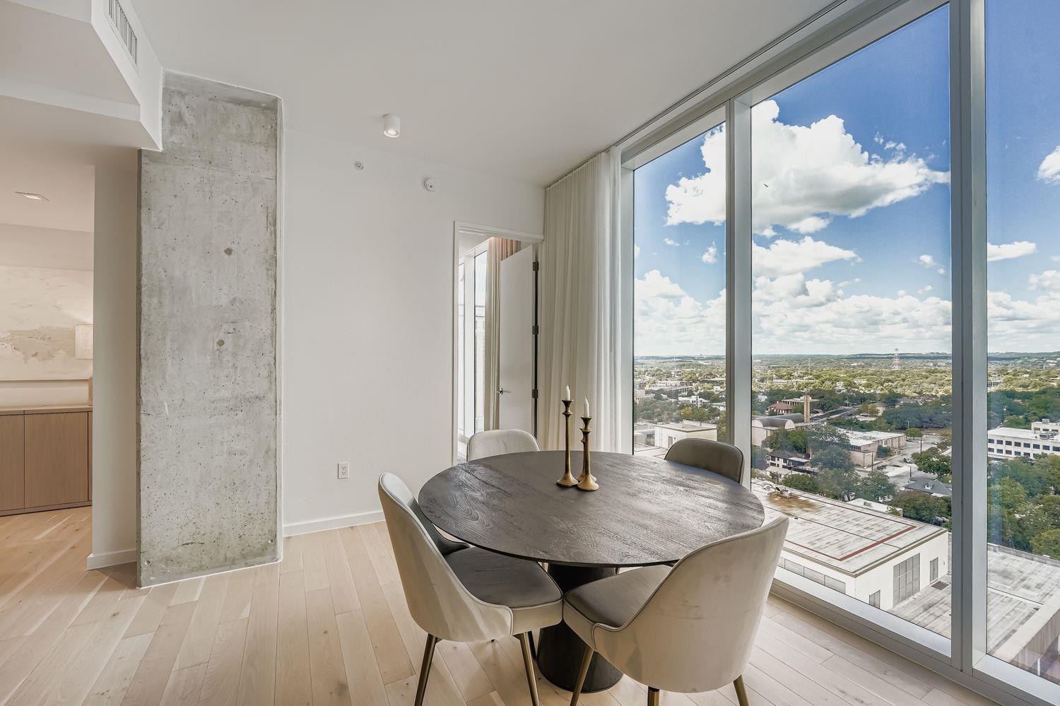 313 W 17th St # 1404, Austin, TX 78701