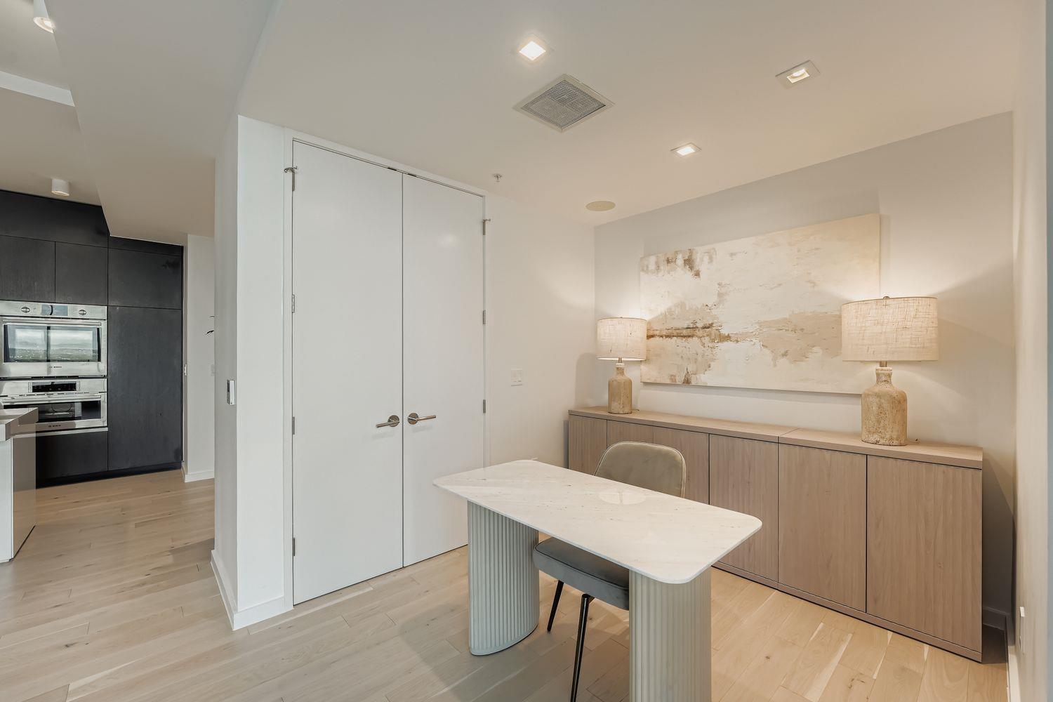 313 W 17th St # 1404, Austin, TX 78701