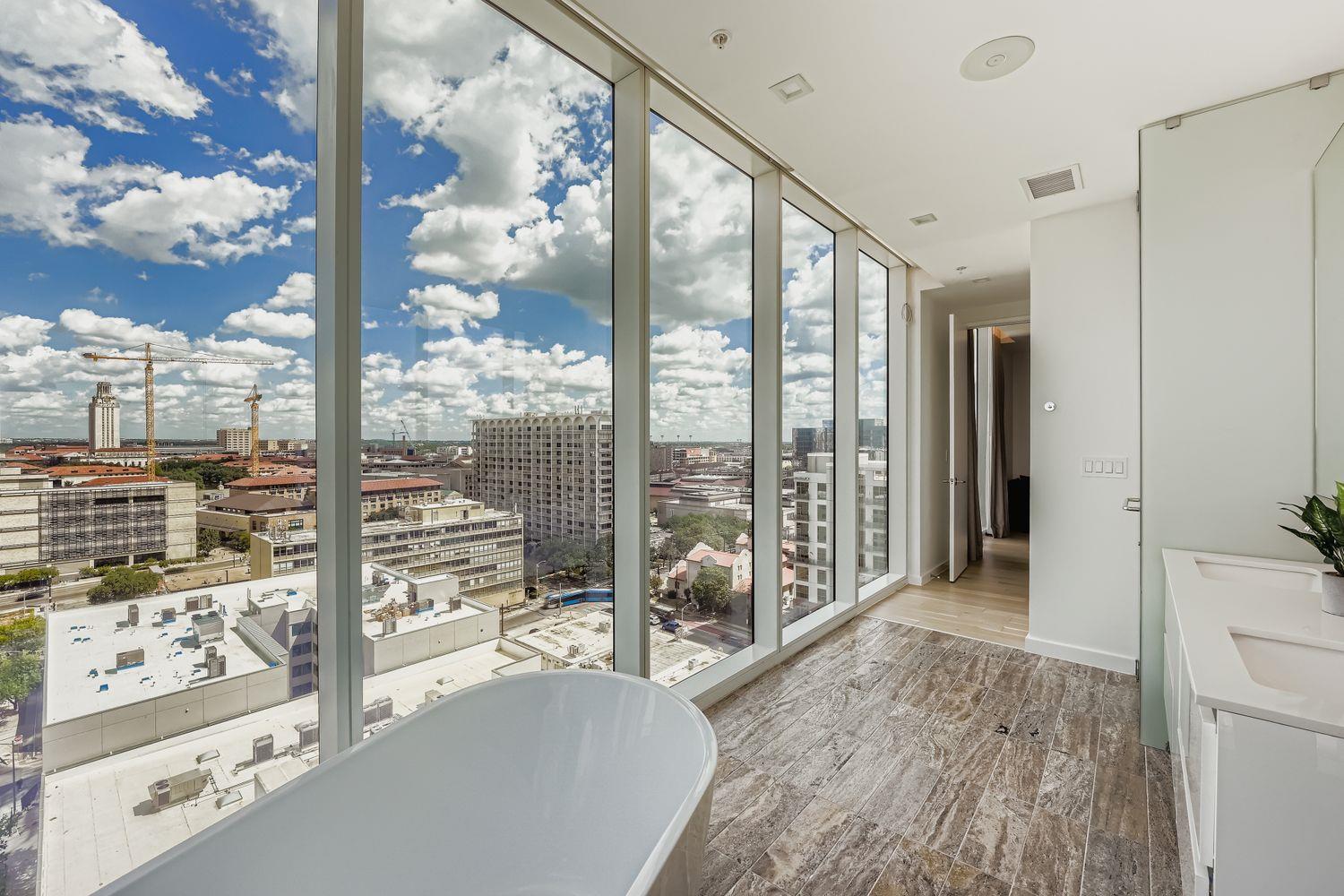 313 W 17th St # 1404, Austin, TX 78701