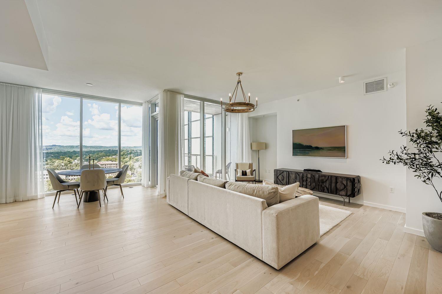 313 W 17th St # 1404, Austin, TX 78701