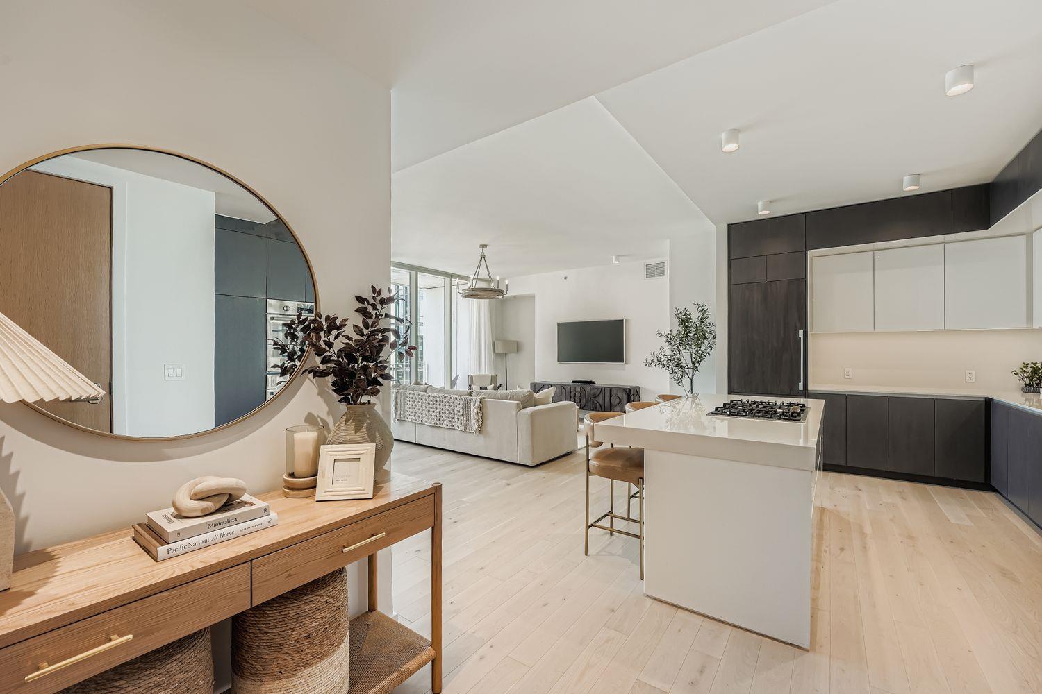 313 W 17th St # 1404, Austin, TX 78701