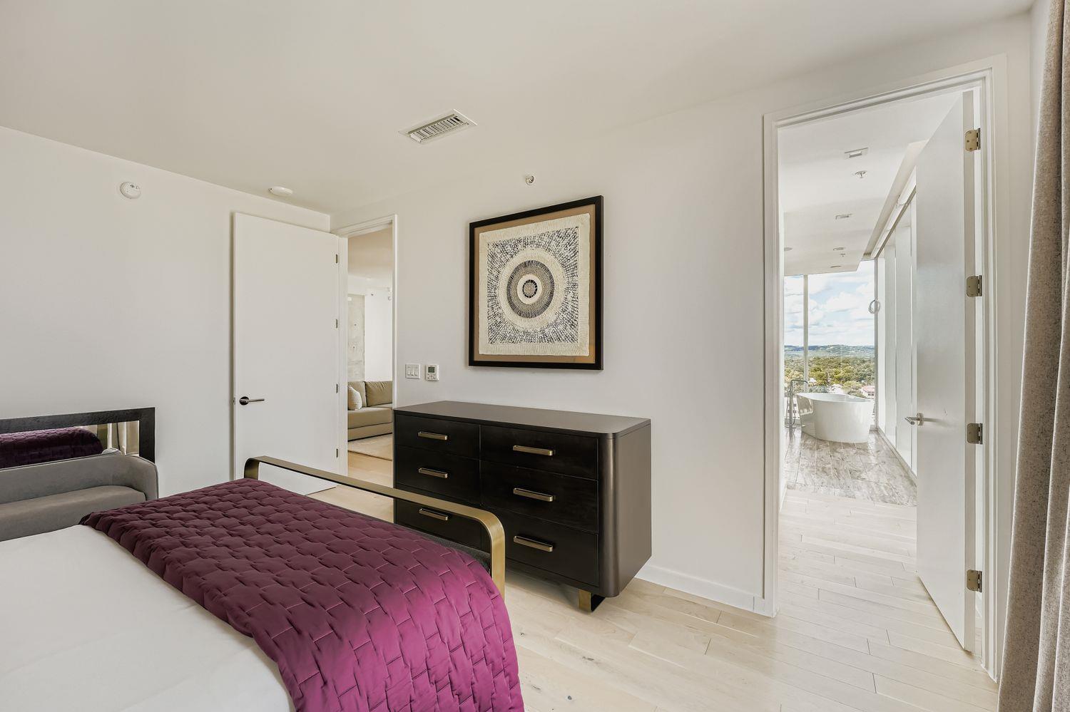 313 W 17th St # 1404, Austin, TX 78701