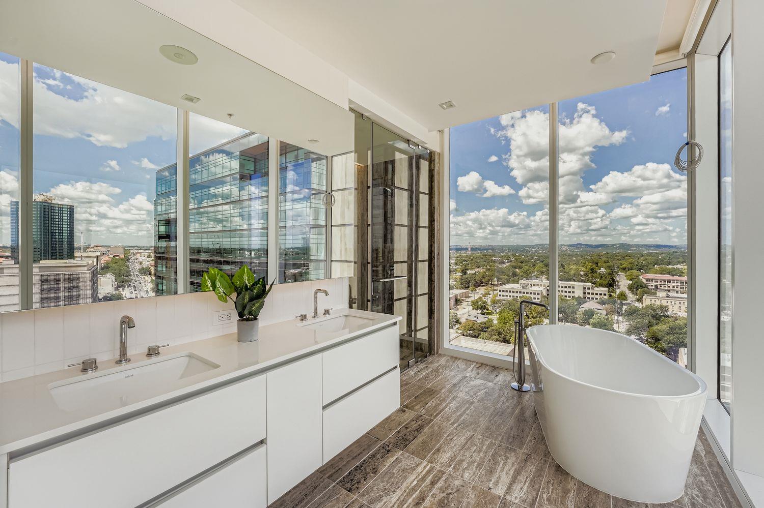 313 W 17th St # 1404, Austin, TX 78701