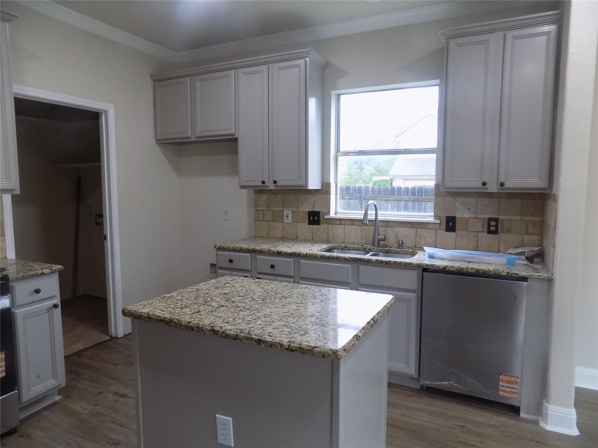 301 THUNDERBAY Dr, Georgetown, TX 78626