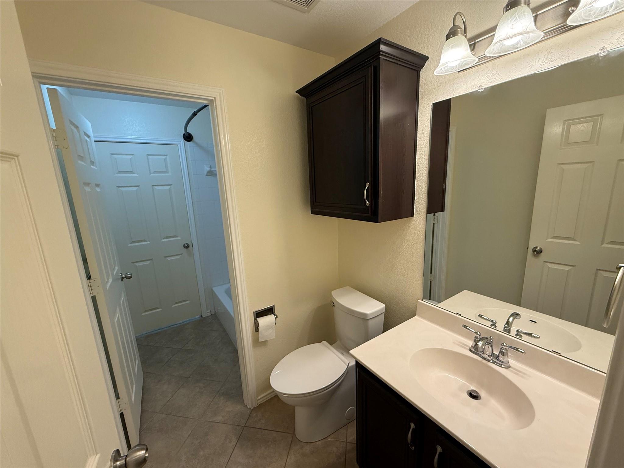 111 Devonshire Dr, Kyle, TX 78640