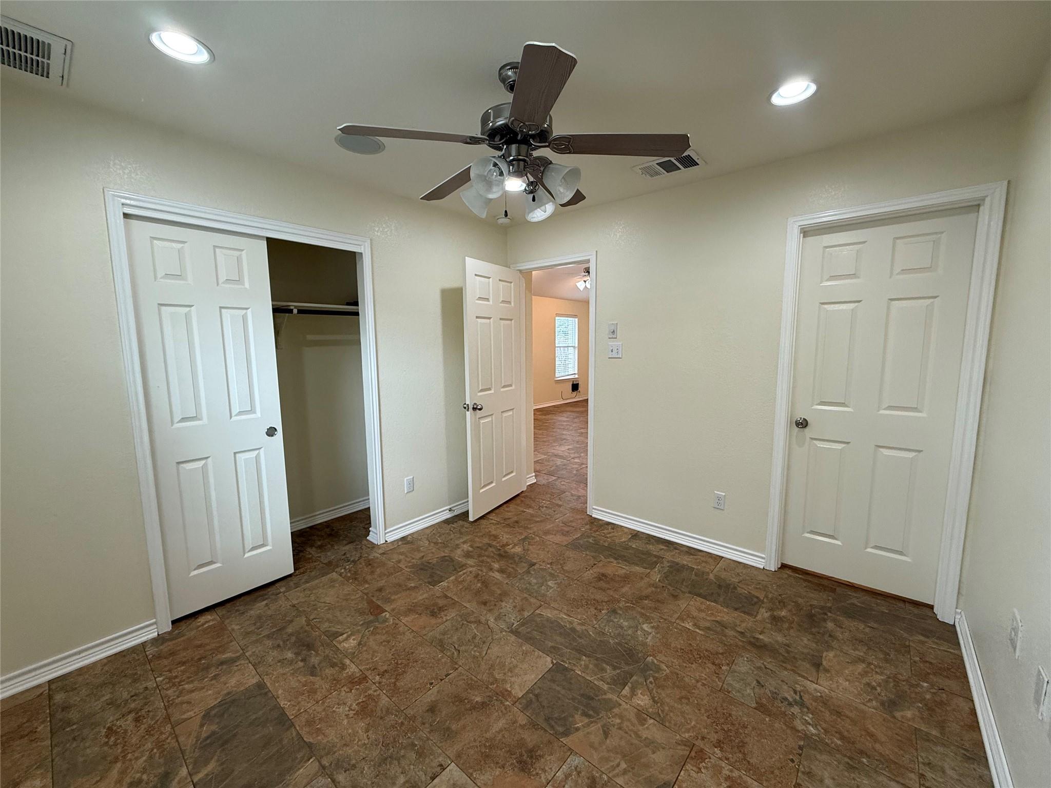 111 Devonshire Dr, Kyle, TX 78640