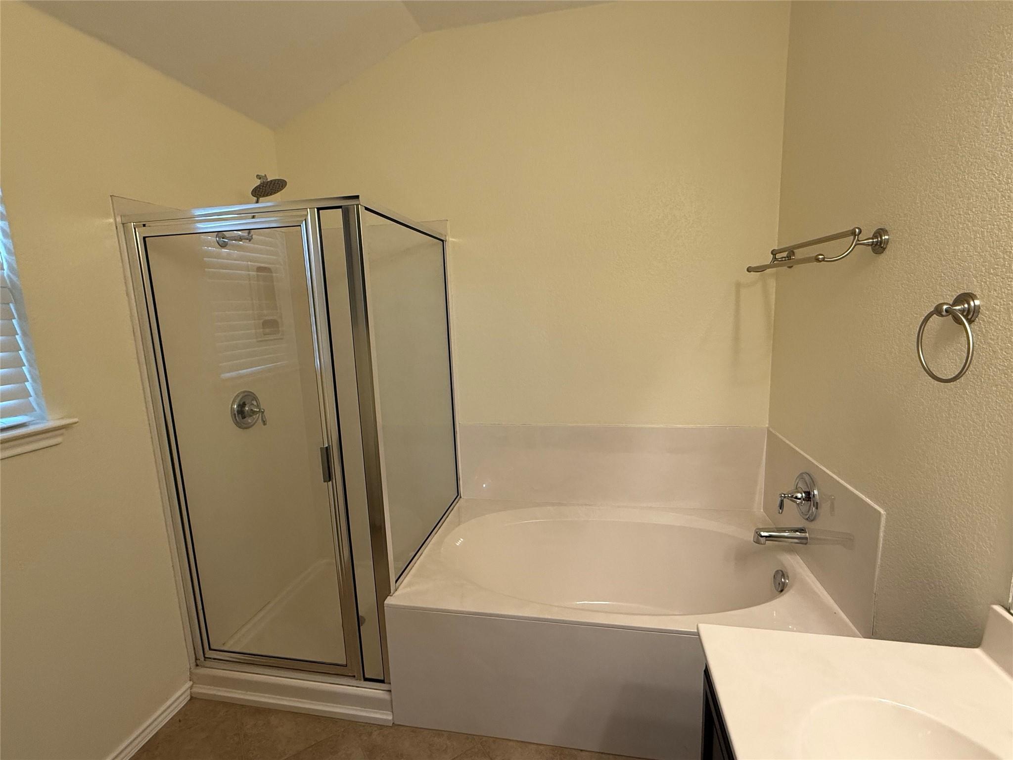 111 Devonshire Dr, Kyle, TX 78640