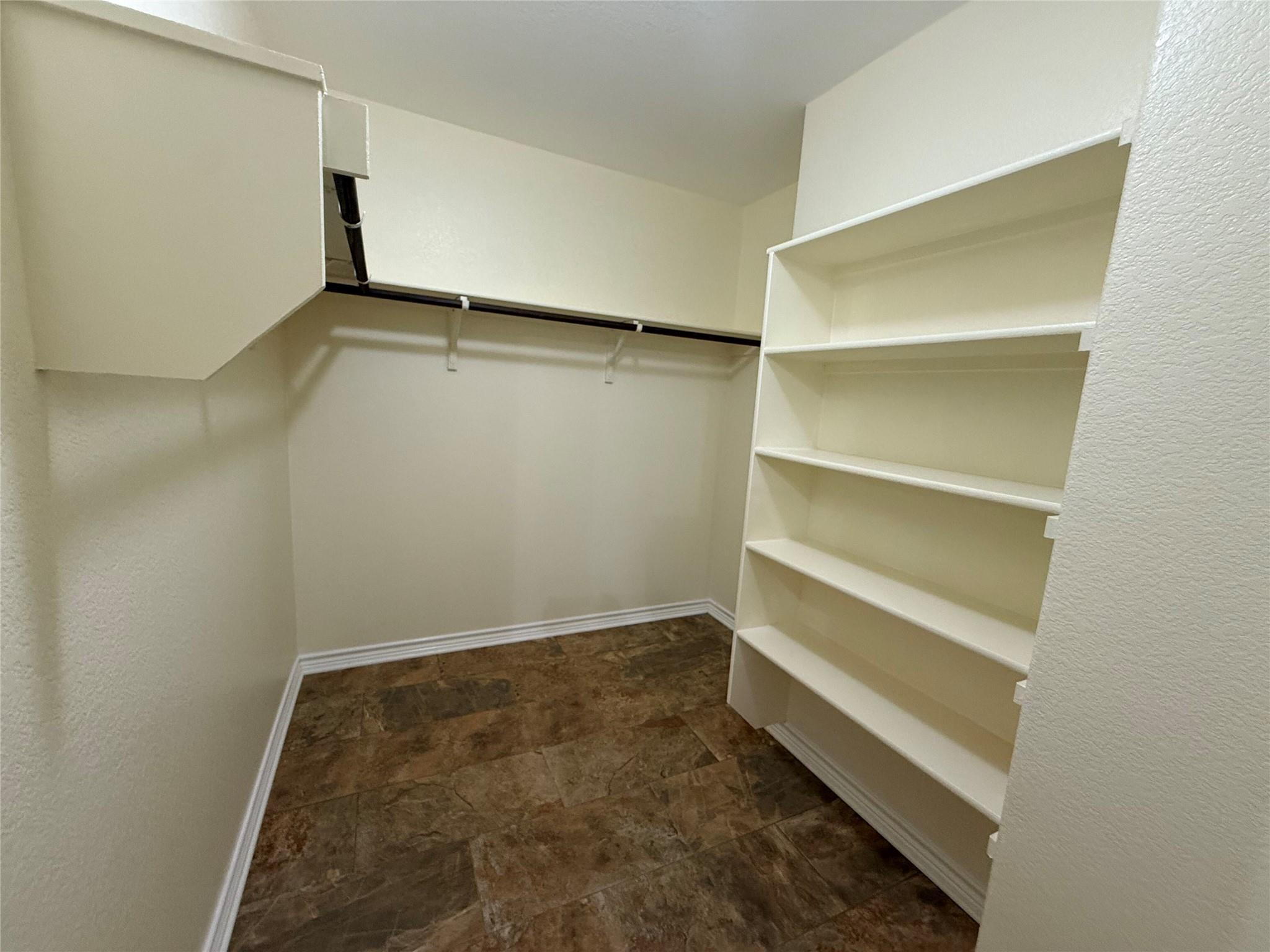 111 Devonshire Dr, Kyle, TX 78640