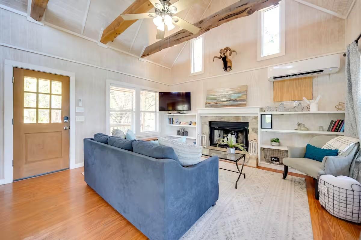 17 September Rdg, Johnson City, TX 78636