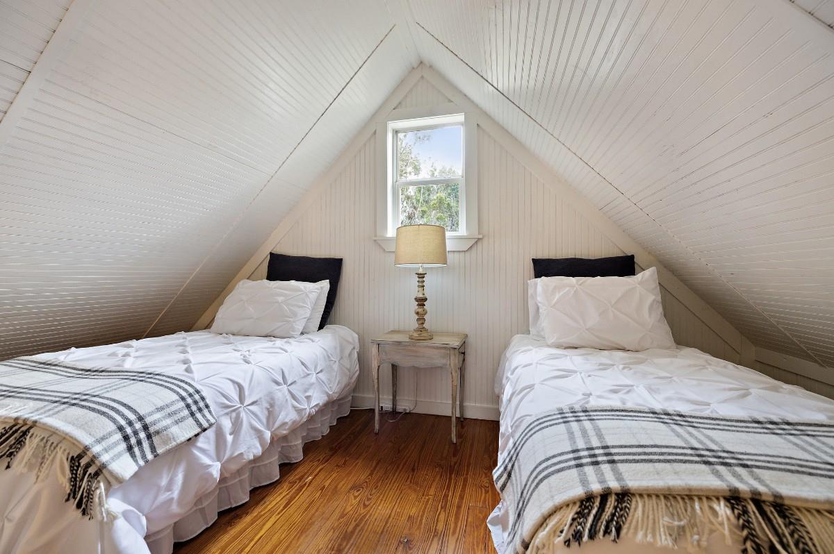 17 September Rdg, Johnson City, TX 78636