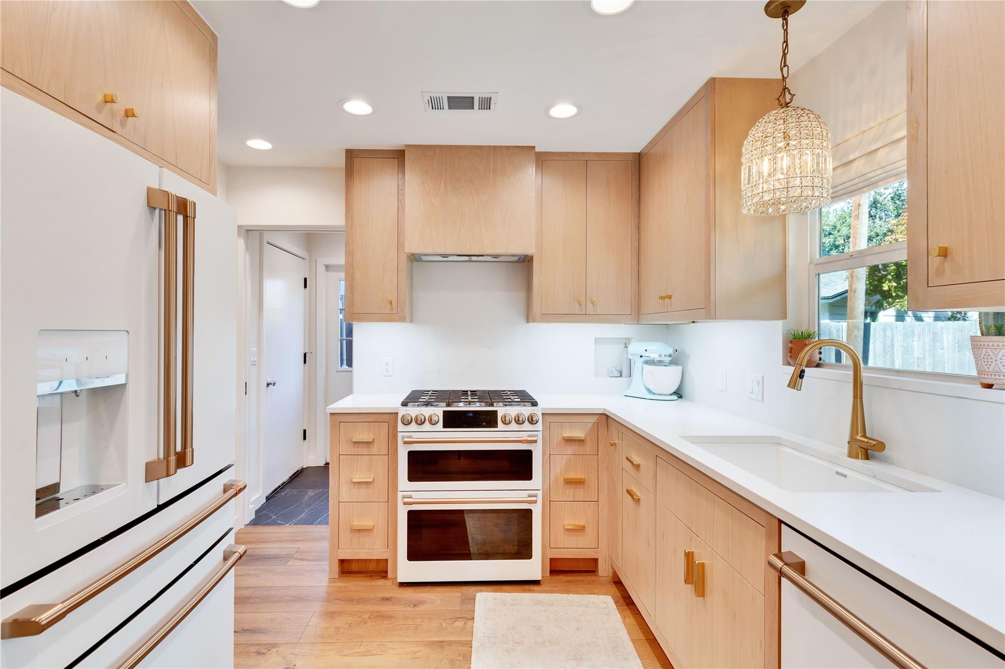 2108 Wooten Dr, Austin, TX 78757