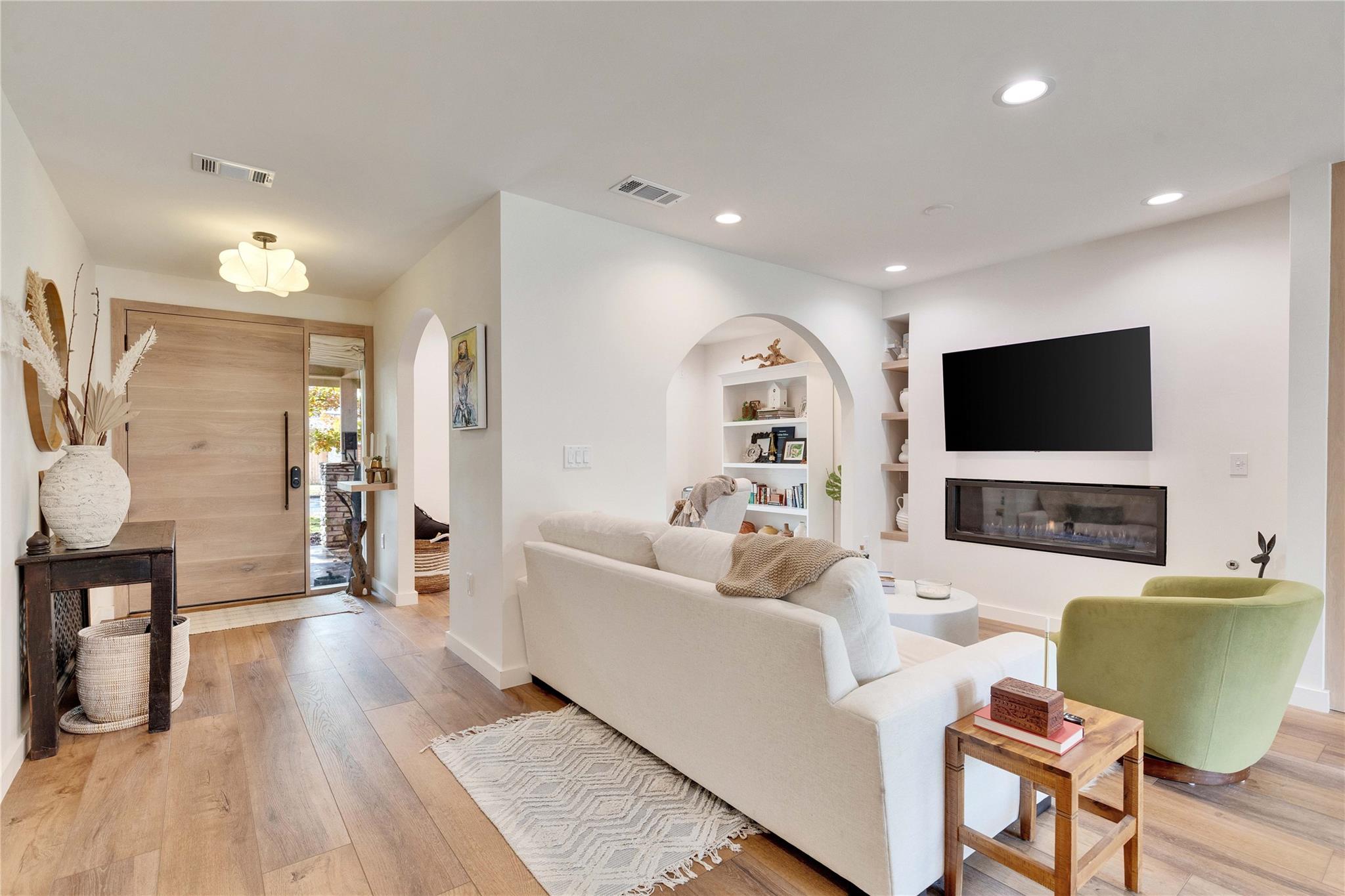 2108 Wooten Dr, Austin, TX 78757