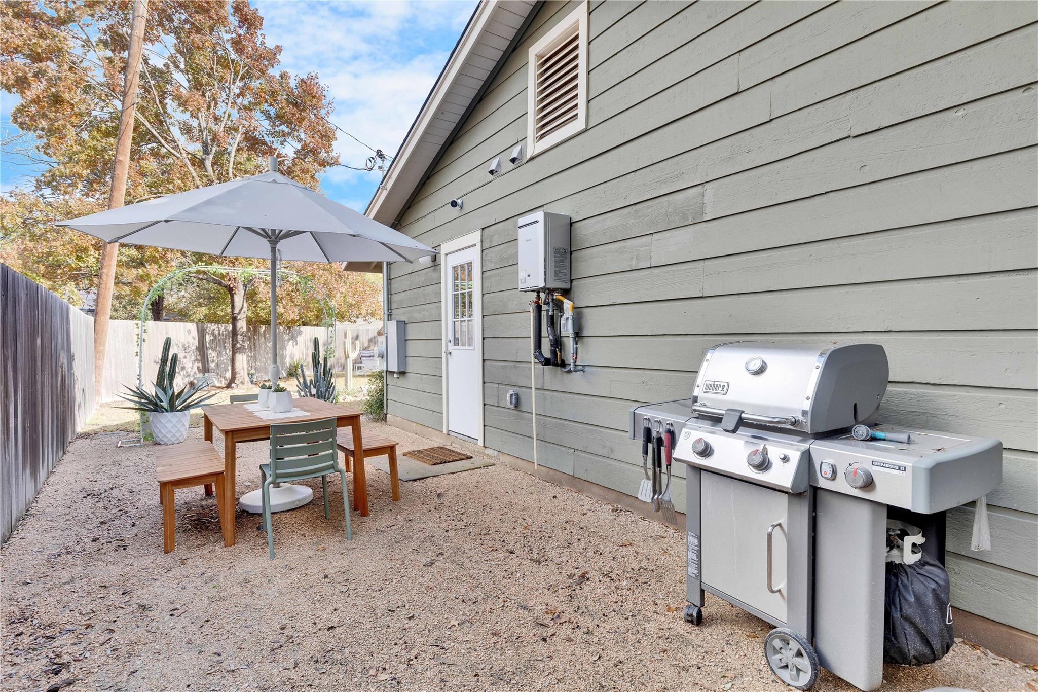 2108 Wooten Dr, Austin, TX 78757