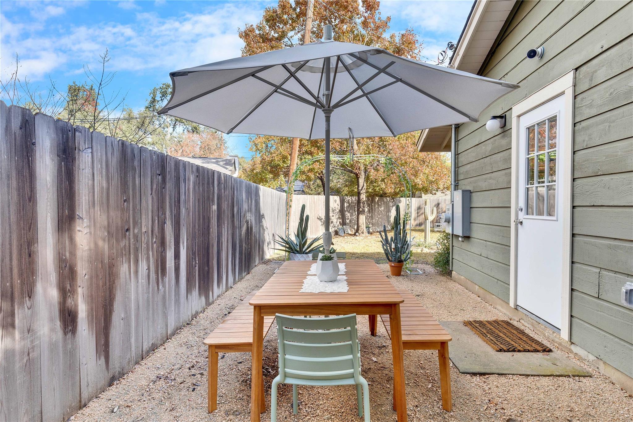 2108 Wooten Dr, Austin, TX 78757