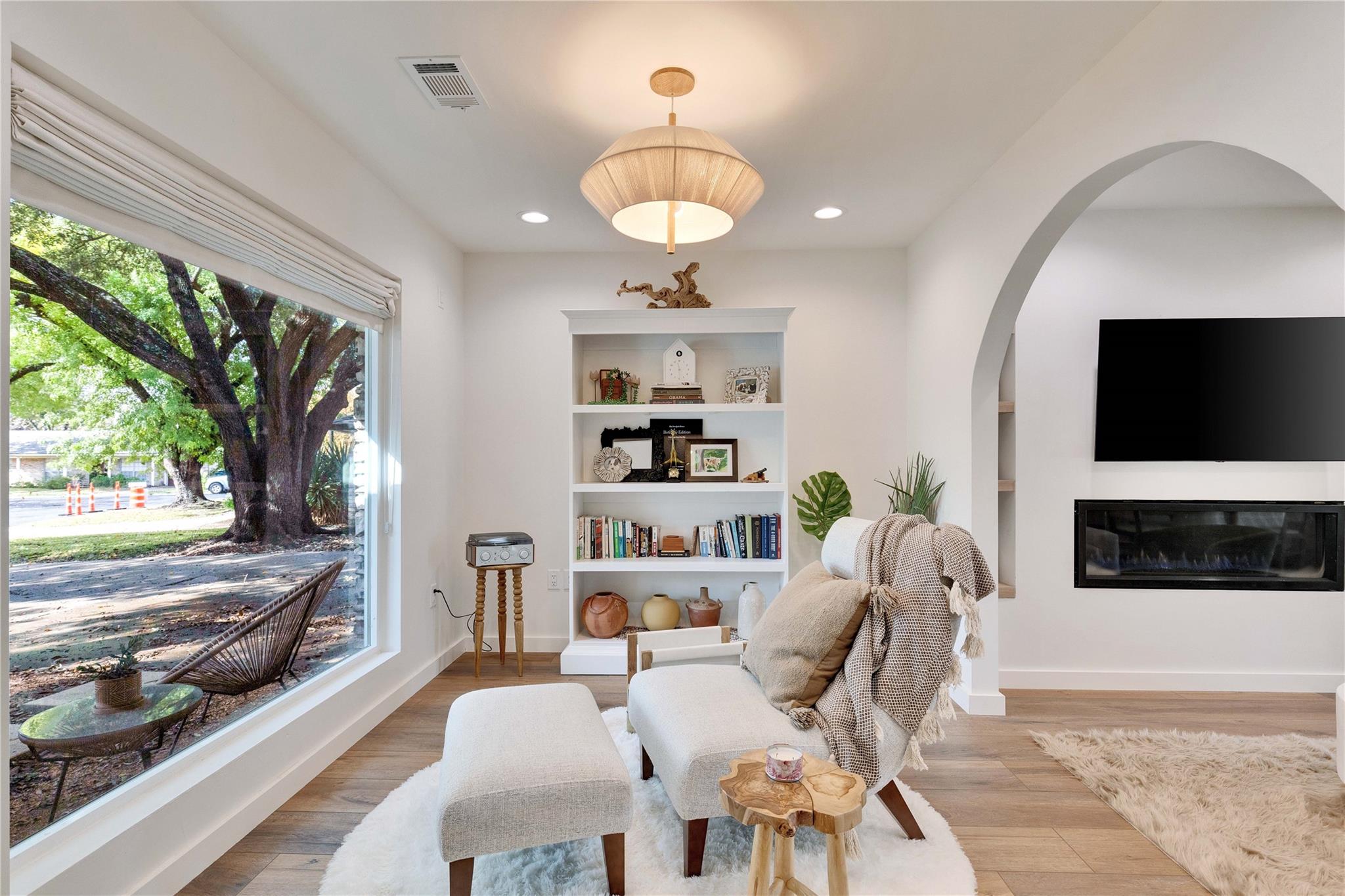 2108 Wooten Dr, Austin, TX 78757