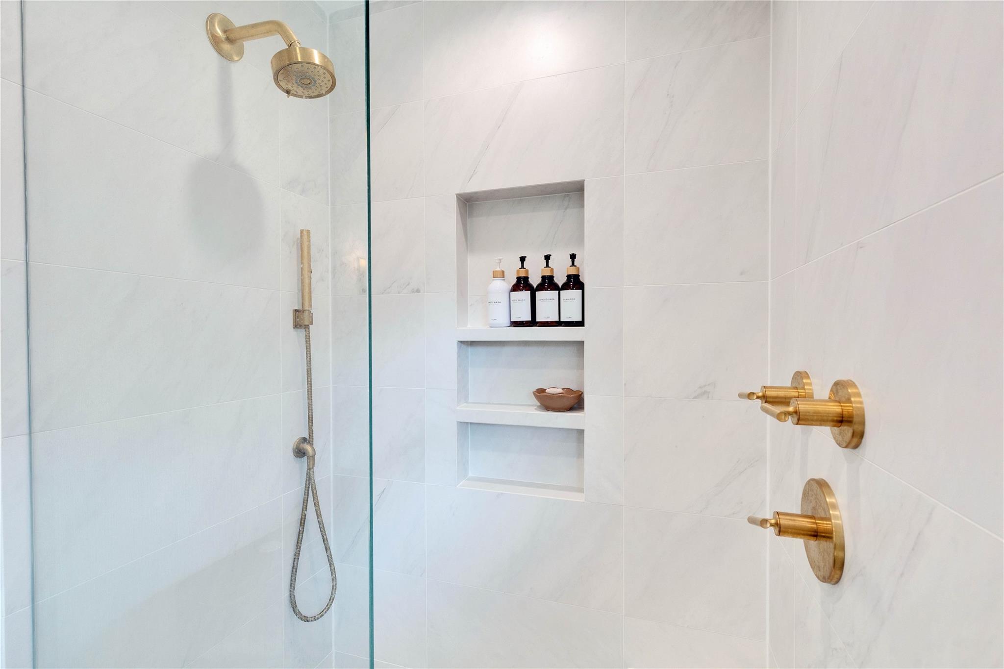 2108 Wooten Dr, Austin, TX 78757