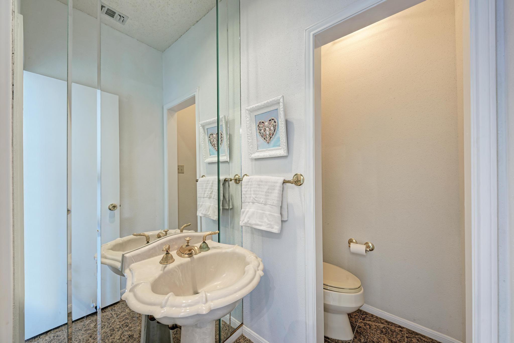 634 Broken Hills Dr, Horseshoe Bay, TX 78657