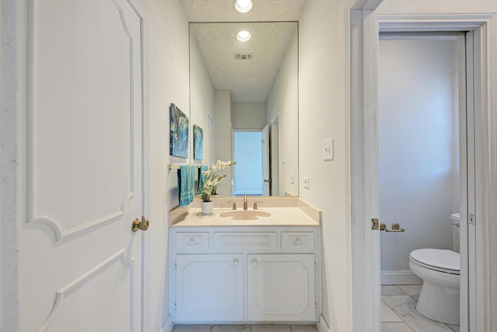 634 Broken Hills Dr, Horseshoe Bay, TX 78657