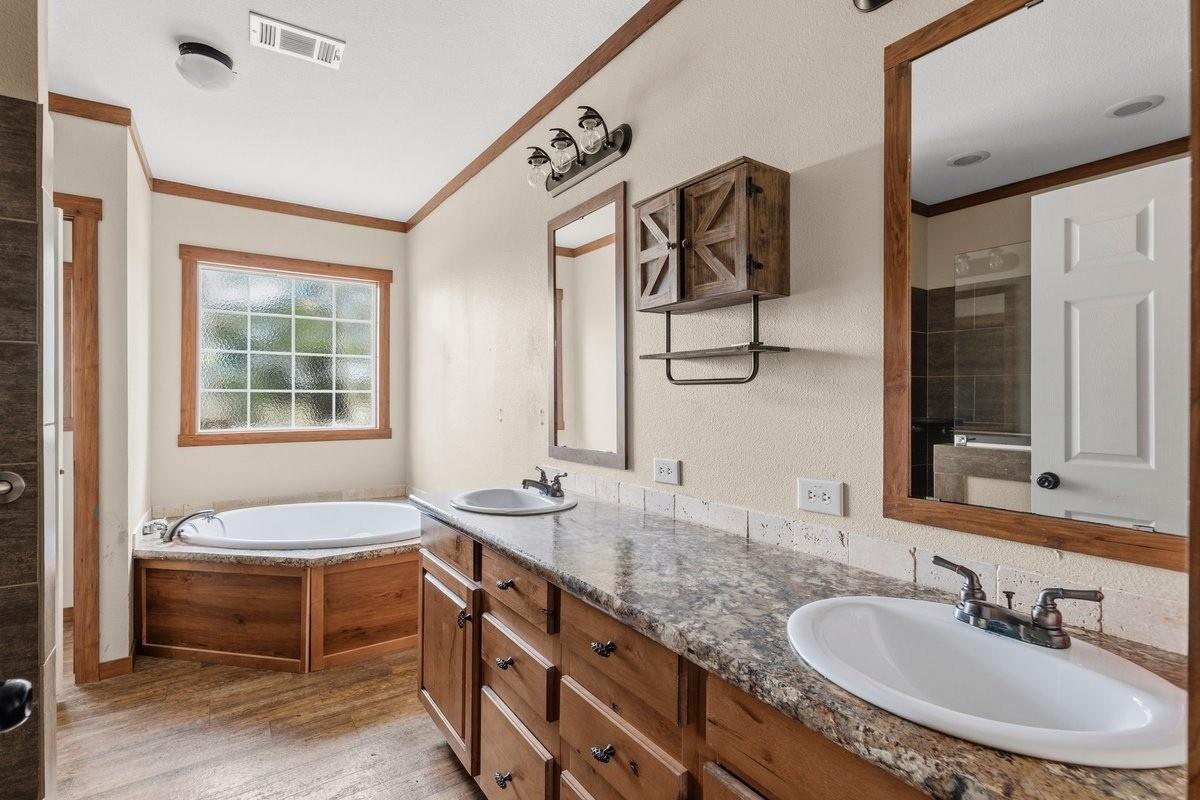 186 La Selva Dr, Elgin, TX 78621