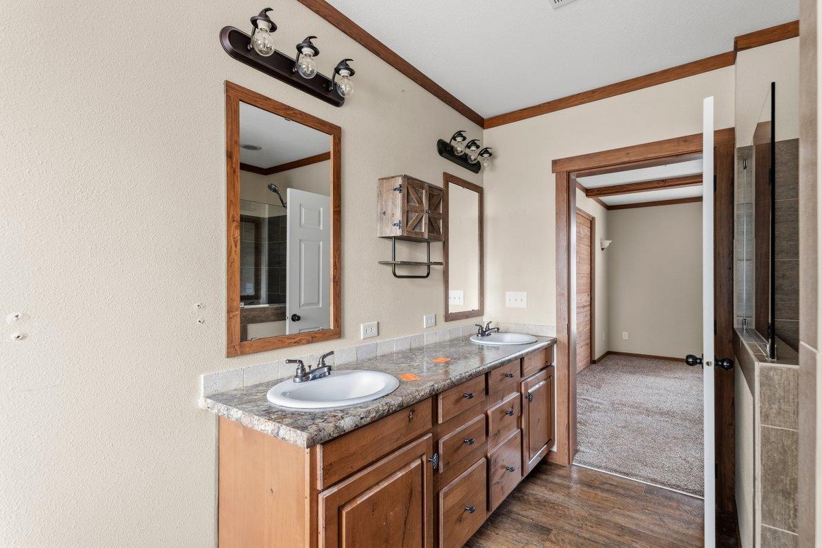 186 La Selva Dr, Elgin, TX 78621