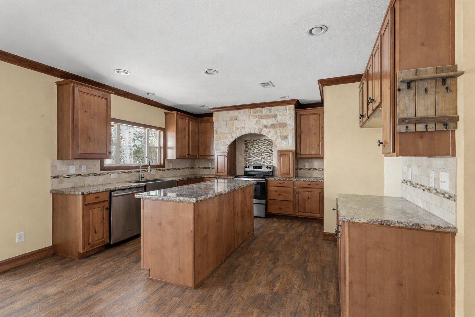 186 La Selva Dr, Elgin, TX 78621