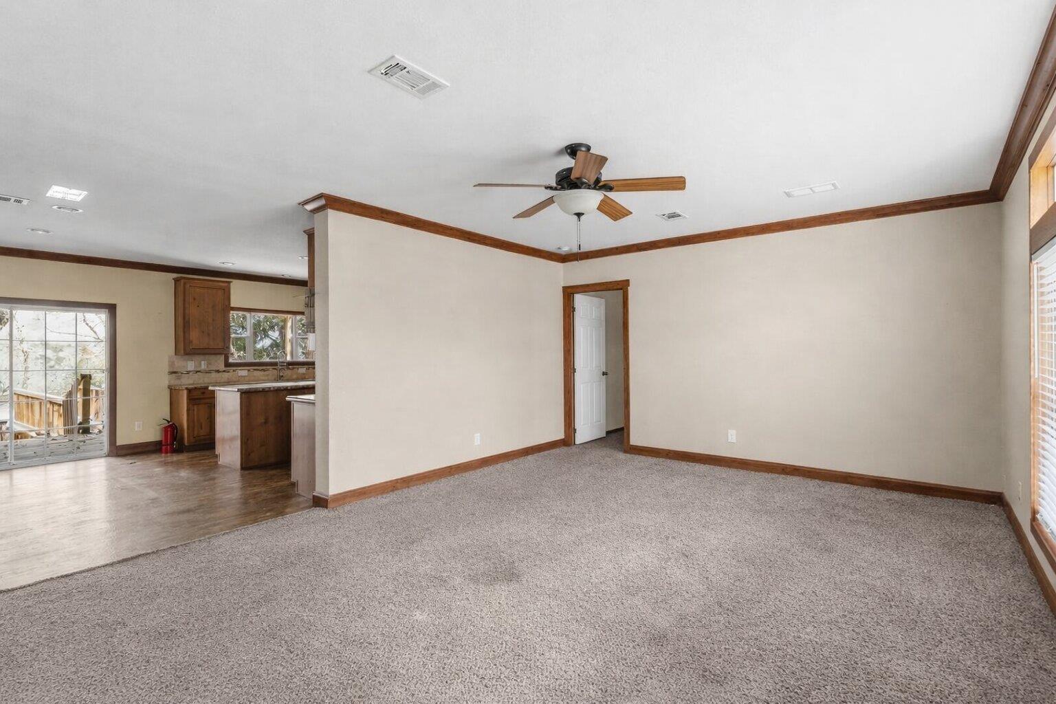 186 La Selva Dr, Elgin, TX 78621