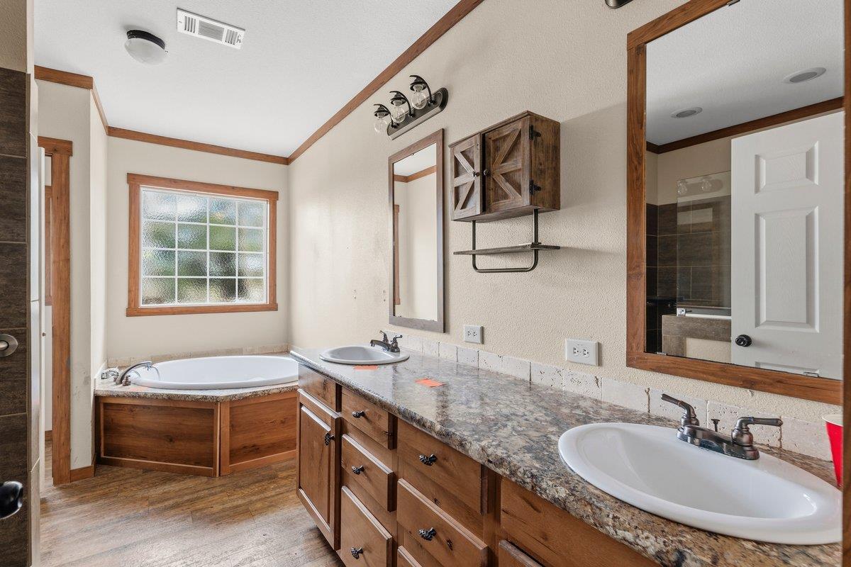 186 La Selva Dr, Elgin, TX 78621